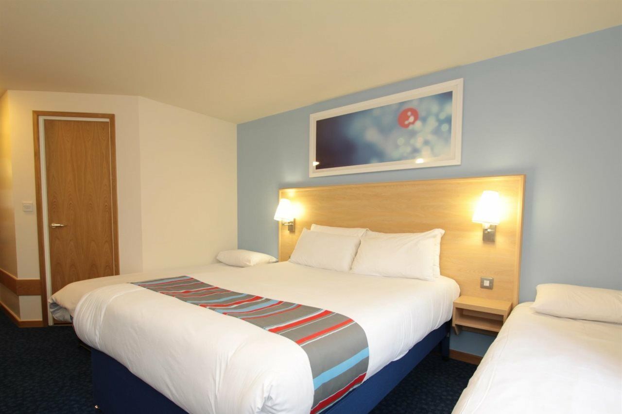 Travelodge Newcastle Whitemare Pool Low Walker Buitenkant foto