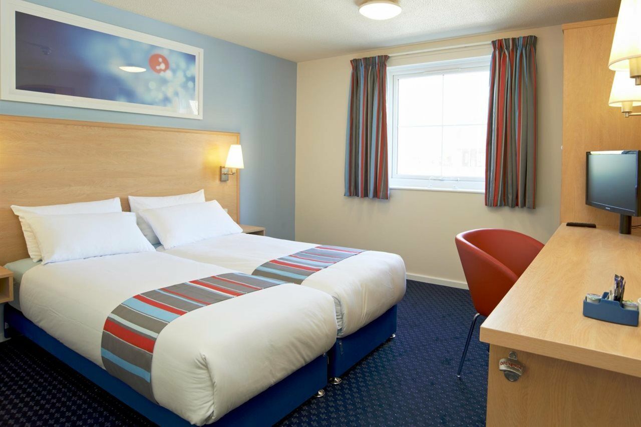 Travelodge Newcastle Whitemare Pool Low Walker Buitenkant foto